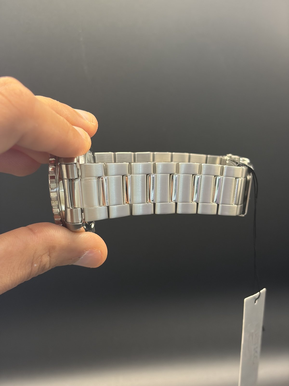 Side view of the stainless steel bracelet