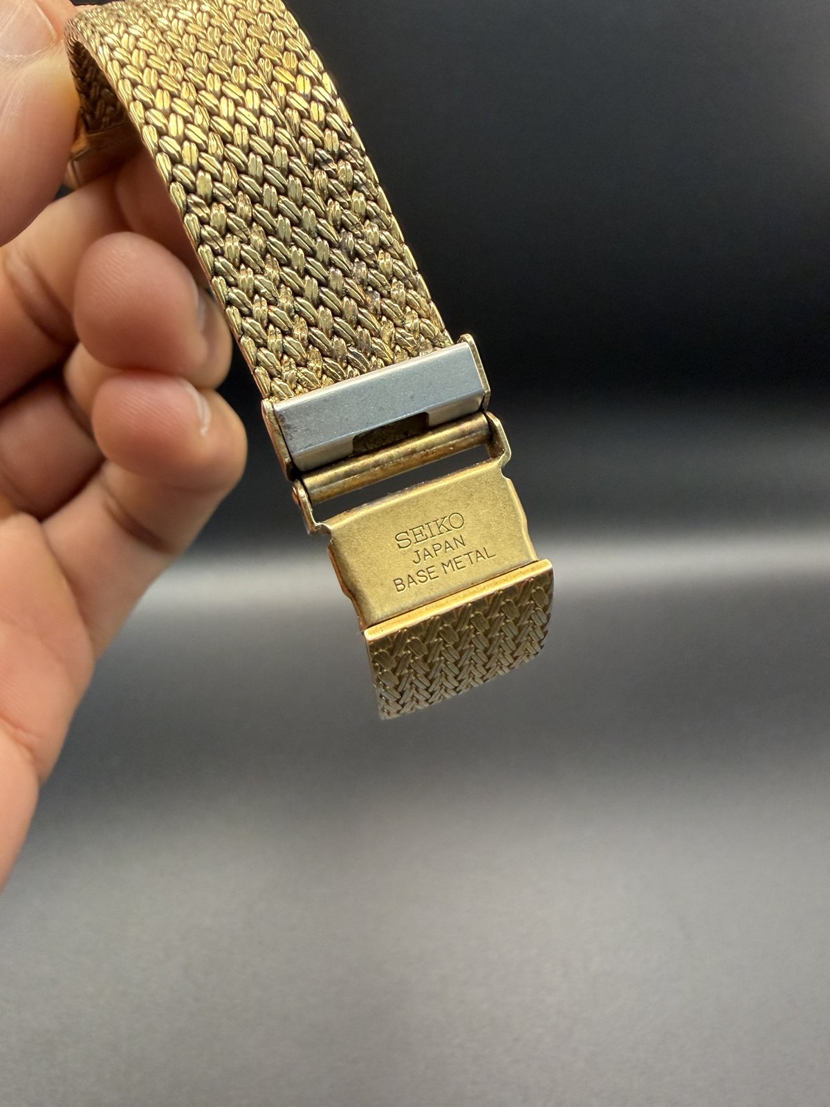 Seiko-signed clasp, marked Japan base metal